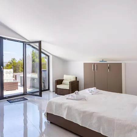 Apartment Seaside & Ližnjan