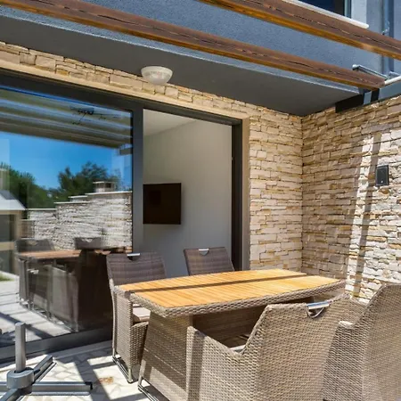 Seaside & * Ližnjan