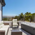 Seaside & شقة Ližnjan